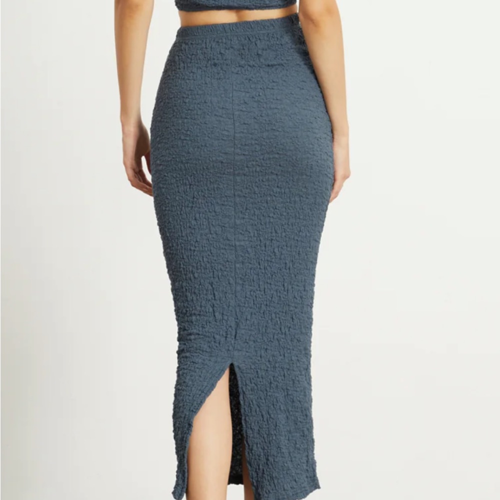 Commense coastal breeze textured two piece skirt set size small